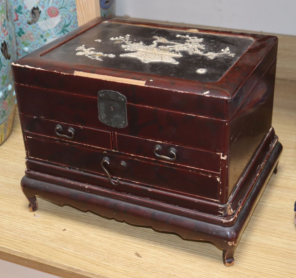 A Japanese lacquer and bone jewellery casket